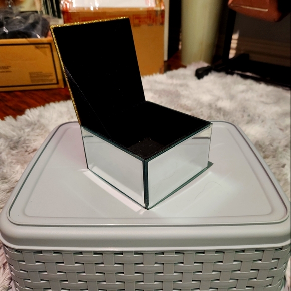 🍁 Cute little jewelry box - Picture 2 of 4